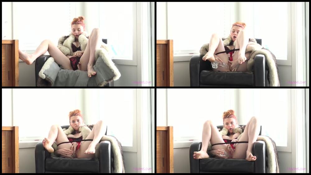 Hayleelove   Masturbating In Fur