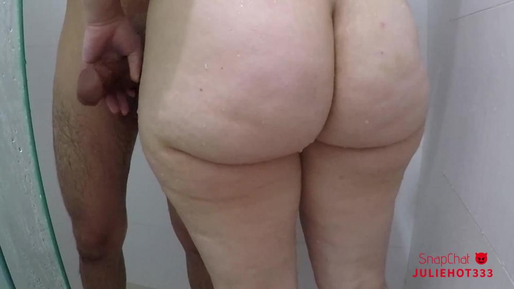 Beautiful natural big ass taking a bath, masturbating your male's cock until he comes!
