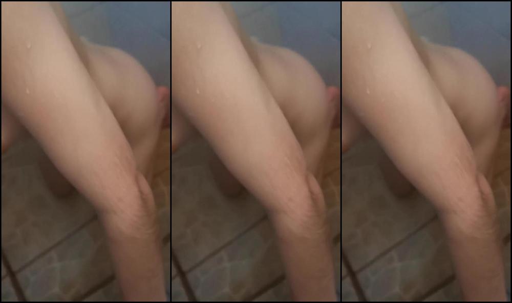  BAÑANDOSE y termina dandome una mamada