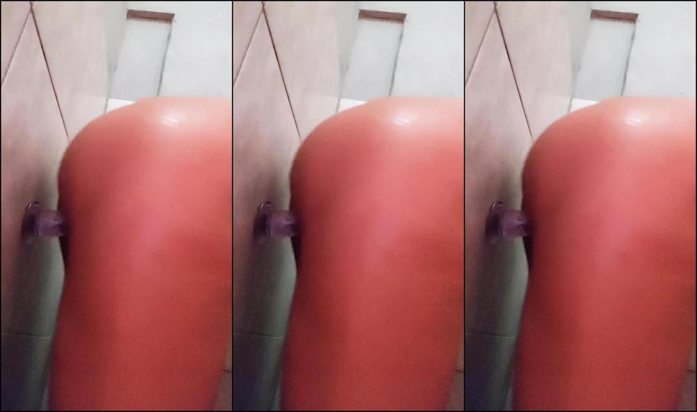 I shower with my toy and he fucks my delicious pussy