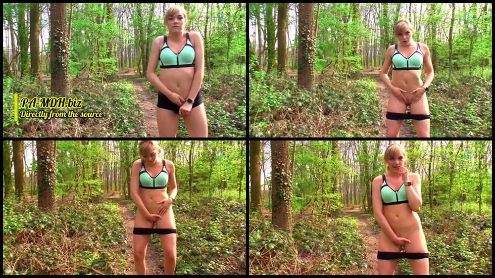 Annyaurora   Im Wald Gefingert   Extrem Public 26 05 17 No Original