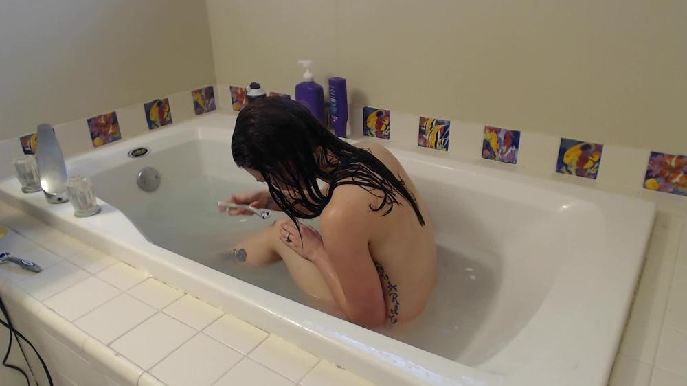 Tinytwat_Bath_Squirt_Shave