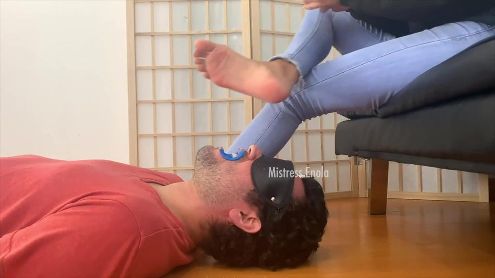 ENOLA - SNOWING ON YOUR FACE - Foot dust , foot filing on my slave mouth