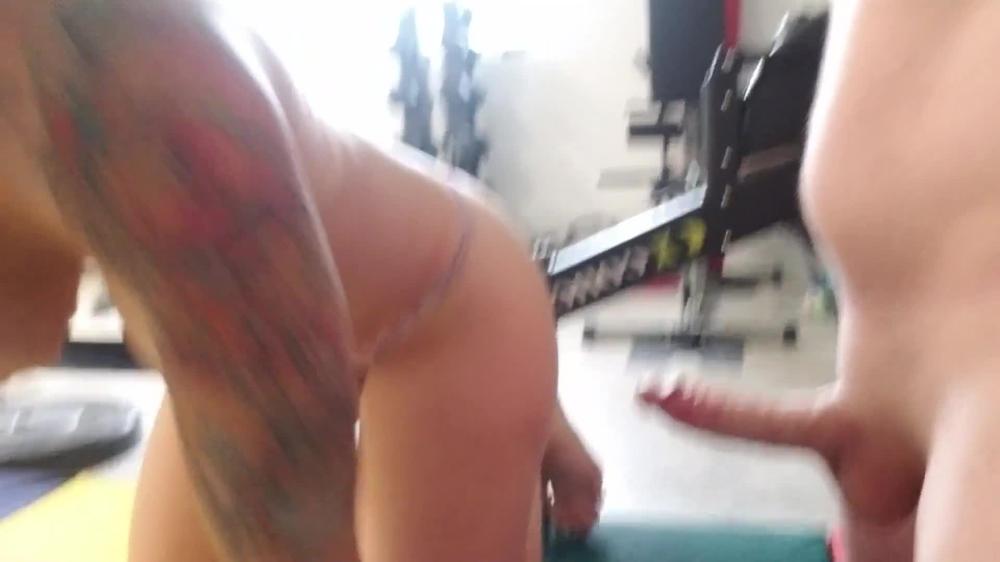 Fit milf creampied in gym, with runner in the background