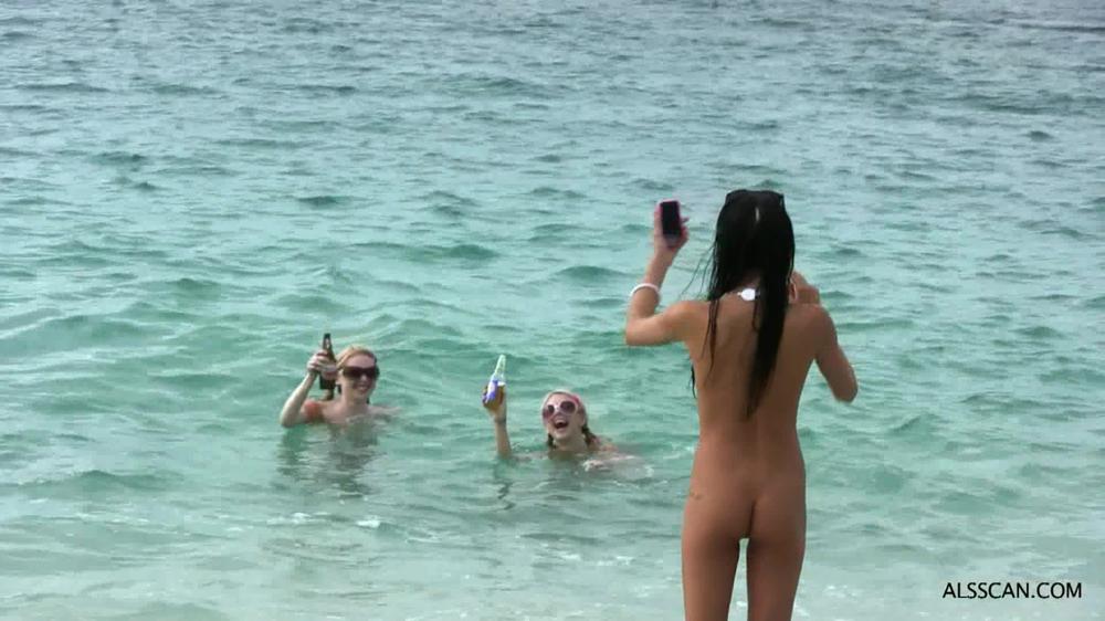 Alsscan - Paradise09 - 008 - Beach Fun 3 - 1