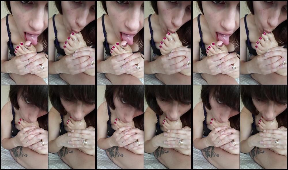 Vegan Footqueen 16 10 2018 14763166 My Latest Red Pedi Video I Had To Cut It Short As I Cut The Side Of My Lip Longnail