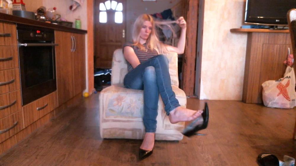 Lilcharlotte Dangling And Dropping Shoes Manyvids