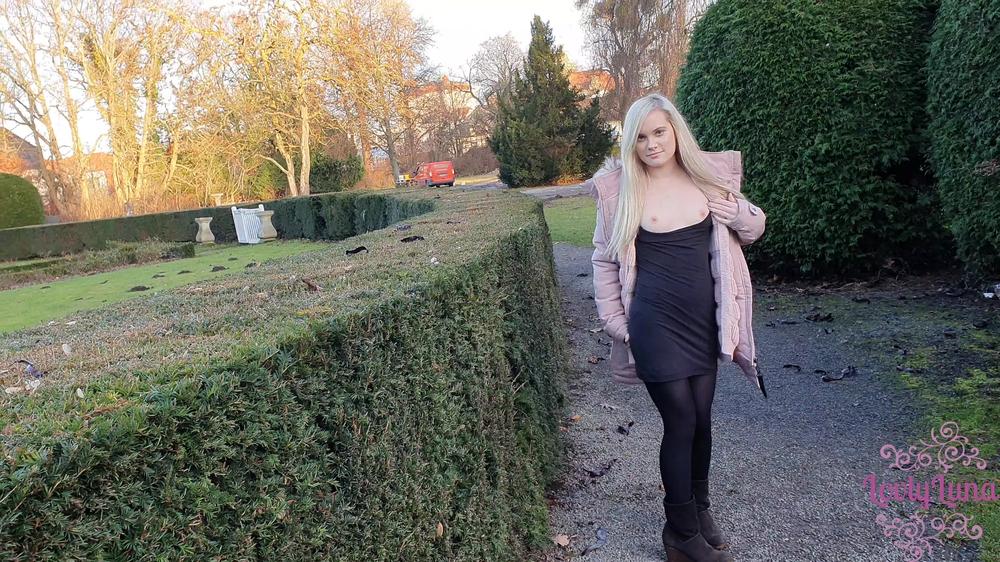 Lovlyluna Public Show Off And Pissing Two Times Manyvids