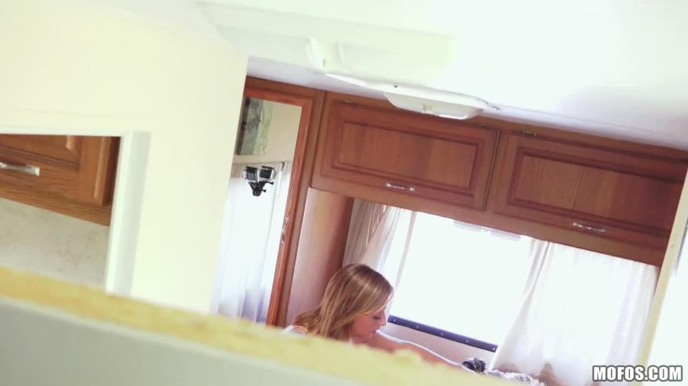 [Projectrv.Com] Kelly Greene - Ohio Hottie Banged In The Rv  23.12.15