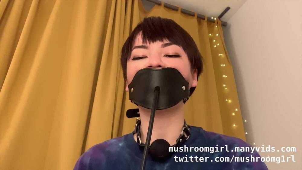 Mushroomgirl Messing Around With My Pump Gag Drool Manyvids