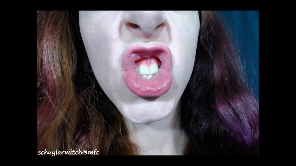 Spitty-Square-Shaped-Mouth-Custom