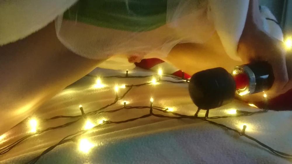 little christmas elf cums hard | Christmas Special