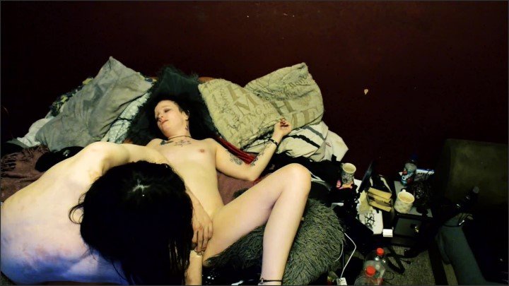 Dreadlocked Alt Slut Gets Fisted And Fucked To Multiple Messy Orgasms