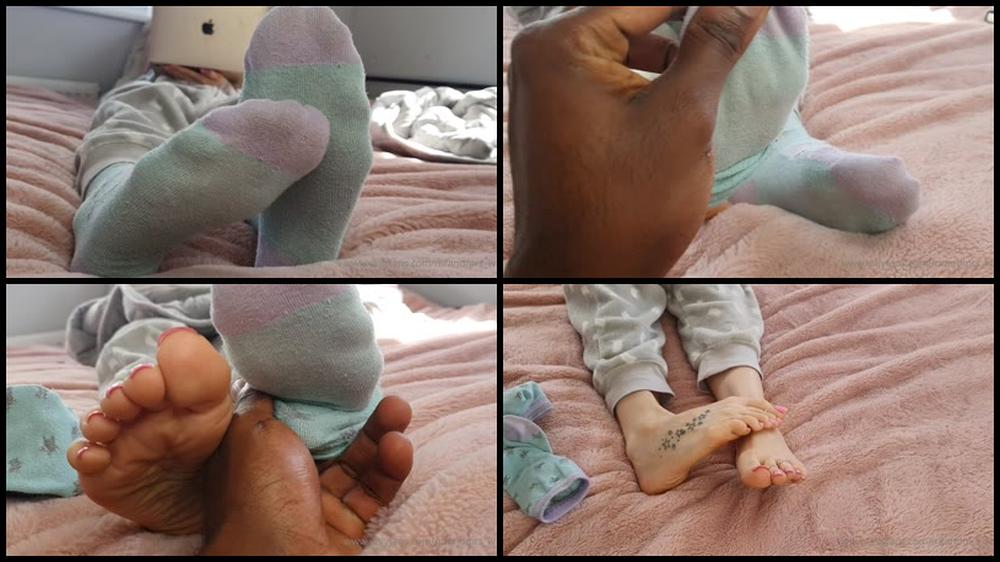 Mrandmrs W 01 04 2022 2411244113 Mrs W Ignoring While Teasing You With Those Sexy Soles And Pink Toes
