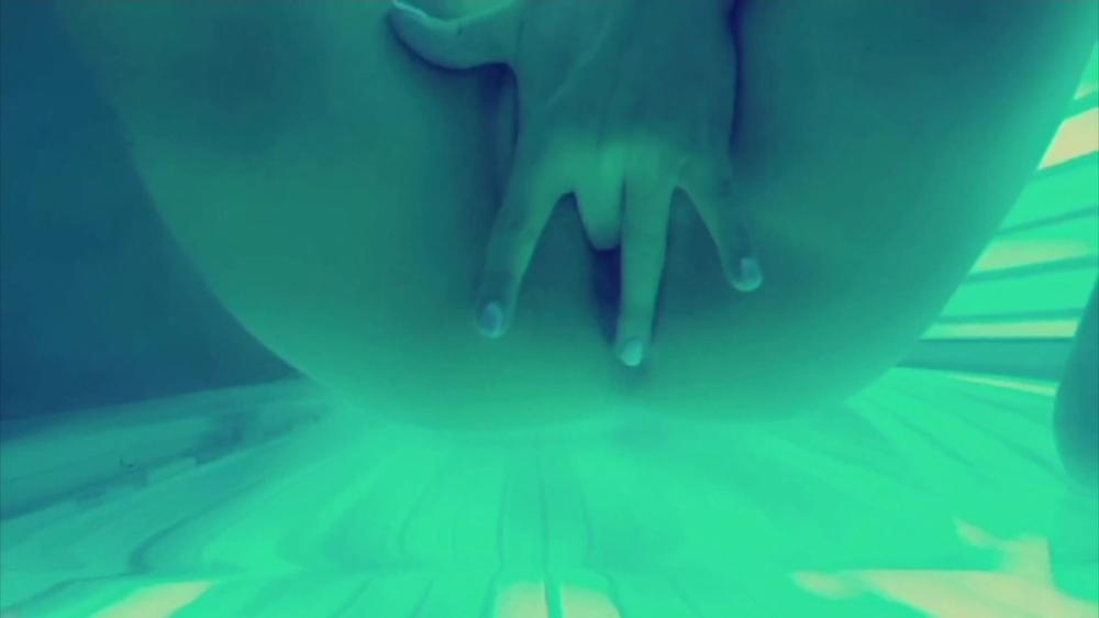 30 - Tanning Bed Cum
