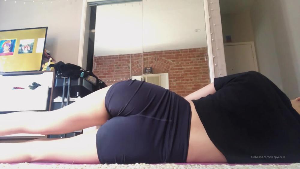 Sleepychew 2020 26244674 Doing Some Daily Stretches