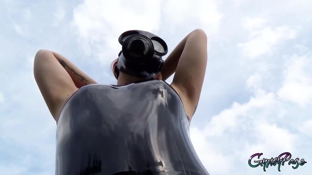 Gypsypage Latexbody And Gasmask Fetish Works Outdo