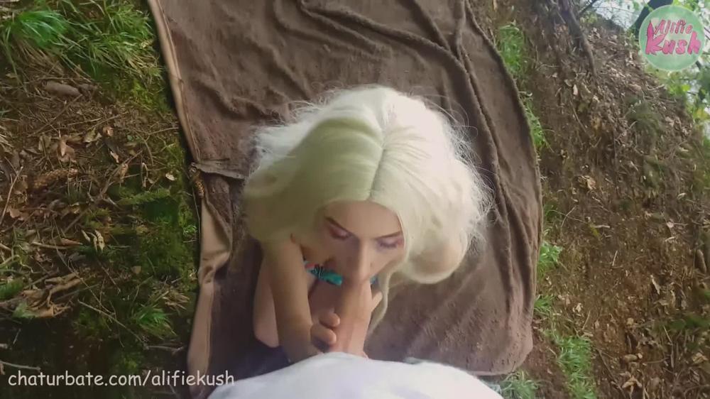 016 Hot Facial Outdoor Near Very Populated Lake_Alifiekush_1080P