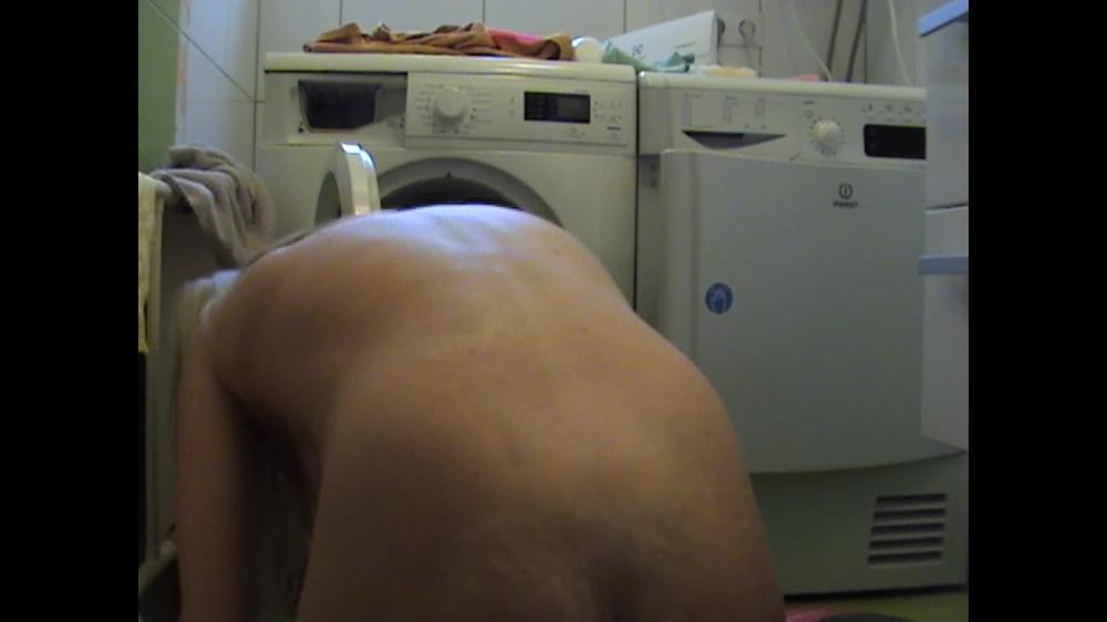 Lilcharlotte Naked Bathroom Vacuuming Manyvids