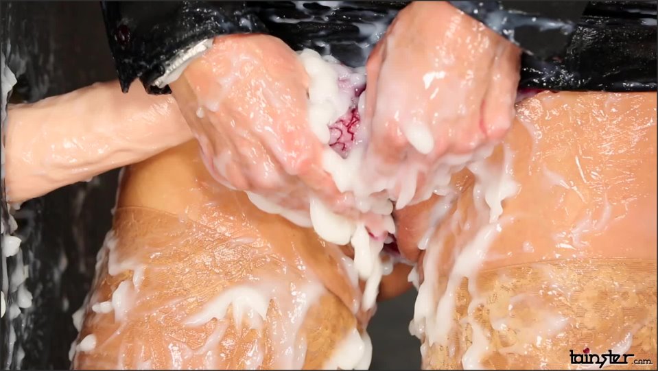 Vanessa Slimy Out Of Order Slut (2014-01-06)