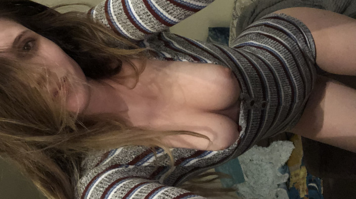 watch me strip down and show my pussy
