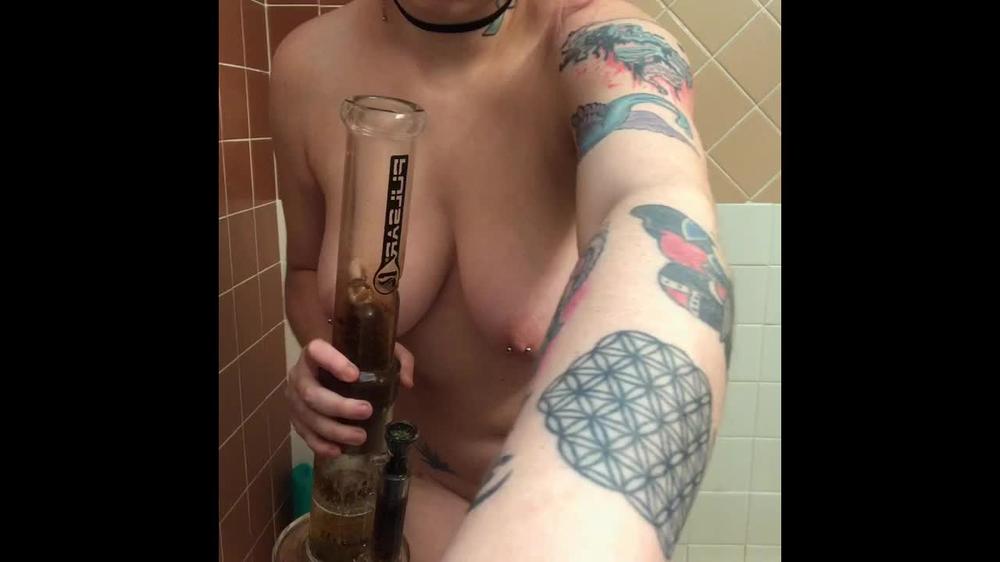 Kittysnsfw Shower Smoking