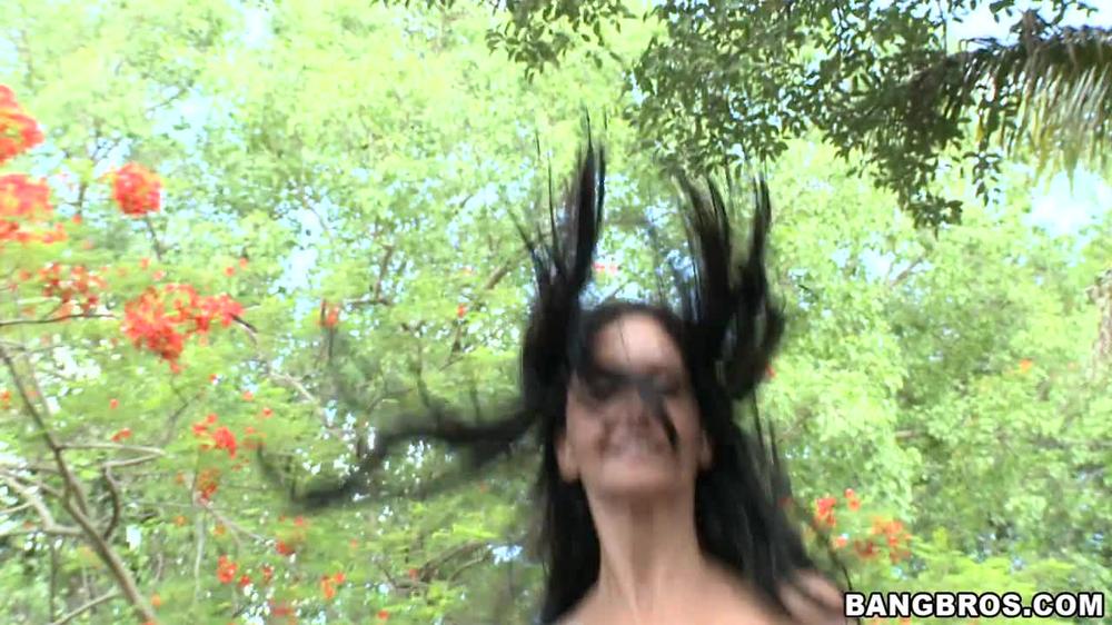 2010.08 [Bigtitsroundasses.Com, Bang Bros] Ava Addams (Ava Addams Bouncing 32Dds) (720P)