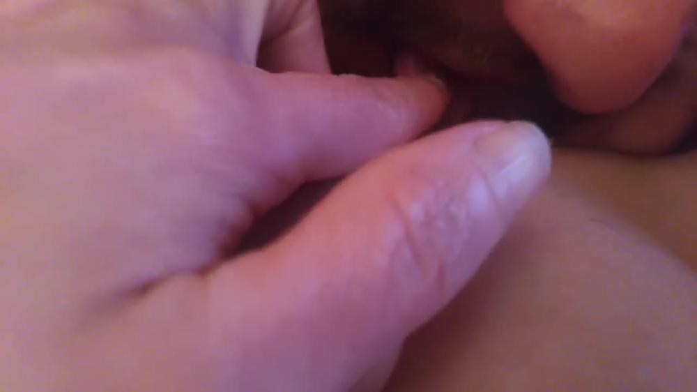 My boy gives me a pussy food