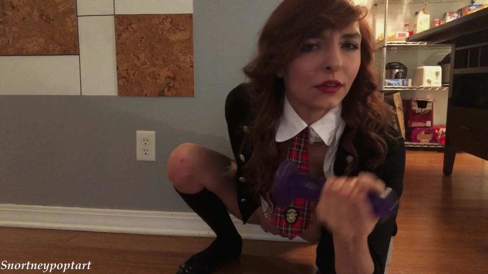 Sexy Sch--L Girl Fucks Herself For An A