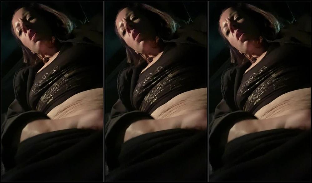 Car Masturbation In Black Yoga Pants