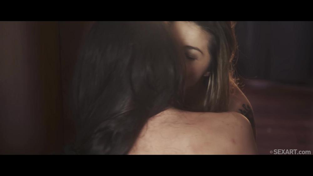 Sexart - 2015.10.09 Assoli, Mona Kim - One Morning [Les] 1080P