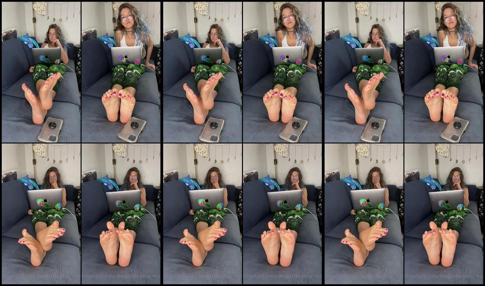 Theperfectmistress 29 04 2021 2096641339 Teasing You With These Perfect Feet And Booty During My Zoom Class Again Hehe