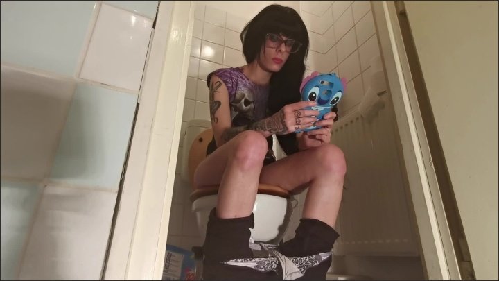 Piss Big Thing While Playing On My Telephone Pt1 Hd