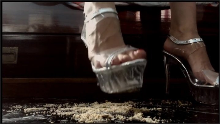 Giadapepe Food Crush Verme Inutile Ti Calpesto E Ti Riduco In Bricciole