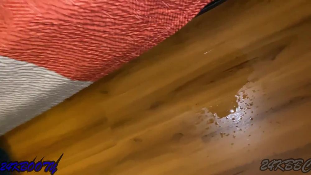 hotel room squirting, smoking, and fucking with 24kbooty (camera died at the end)
