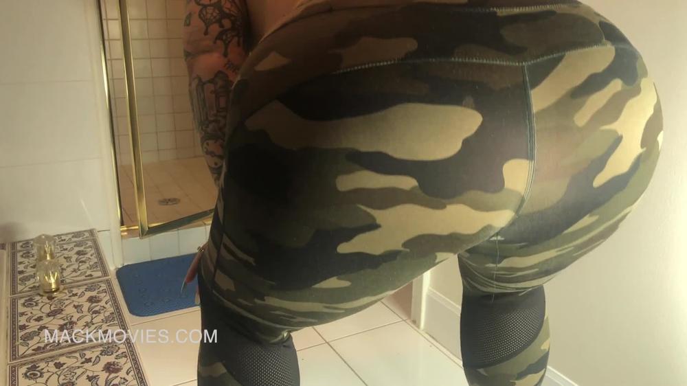 Samantha Mack Locker Room Pervert Manyvids
