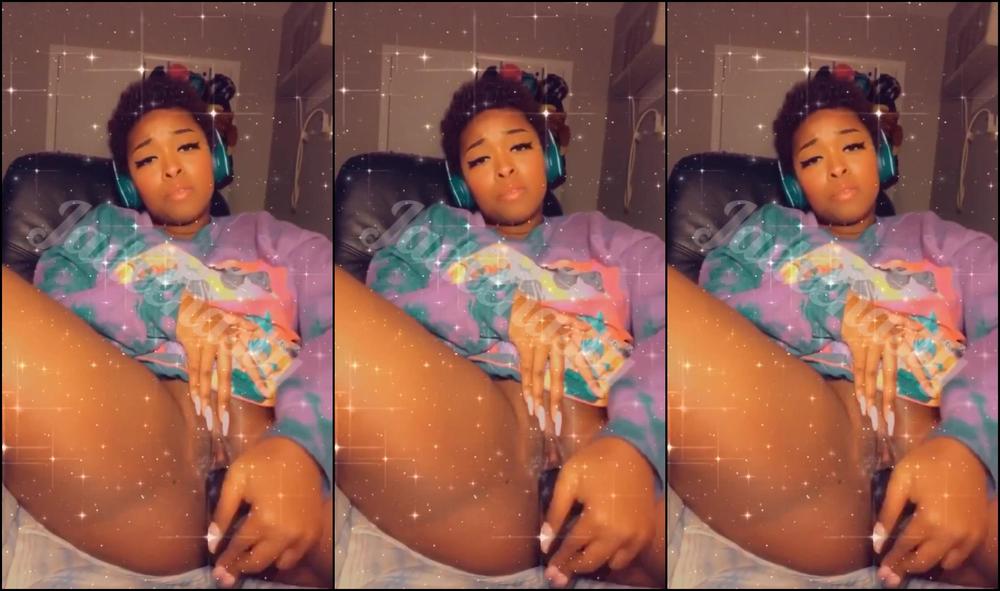 Nerdy Anime Ebony Fucks Herself