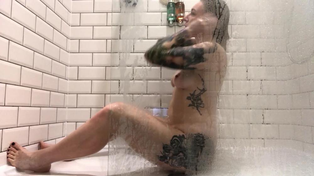 Ava Austen 2018 9341807 Putting Soapy Slippery Shower Show