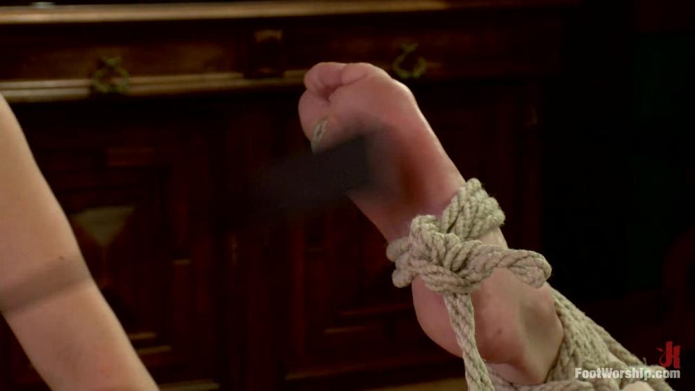 [Footworship] Veruca James_Lesbian Foot Torture