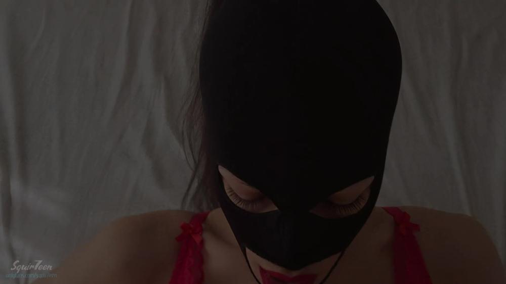 Nice body bitch in red lingerie gets a powerful cumshot - Squir7een