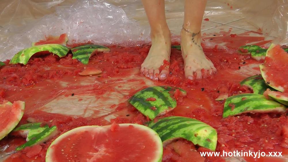 719. 18.08.2018 Watermelon Crushing And Anal Fisting Fun