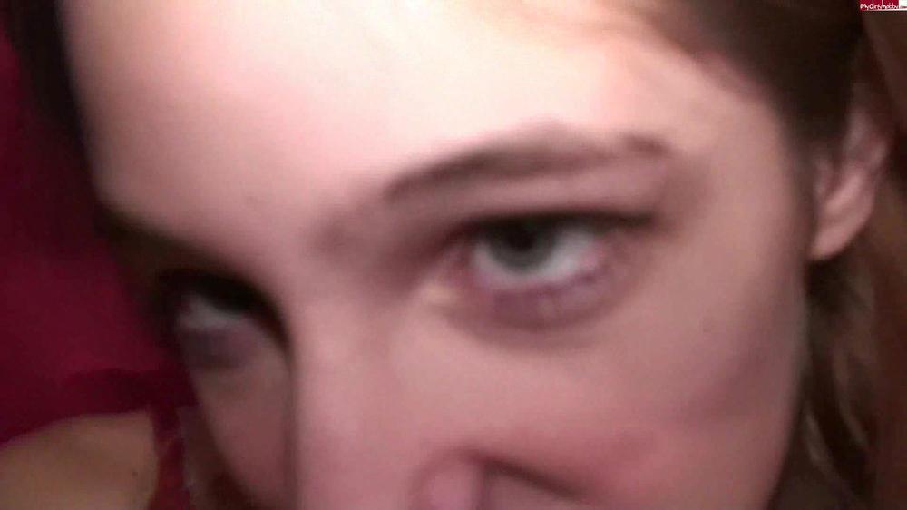 Blondehexe - Kiki Ist Noch Jungfrau - Ihr Erstes Mal Mit Dildos