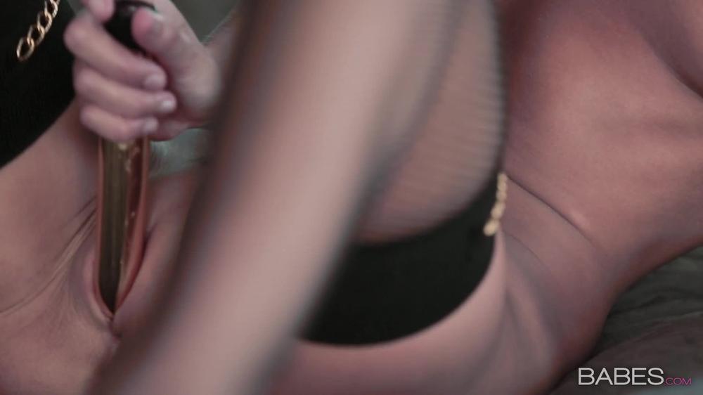 Babes - Maria - Her Own Two Hands