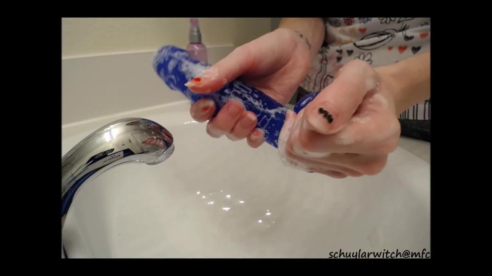 Sensual-Toy-Bath