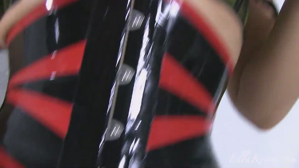 Ella_D30_Pov_6-540