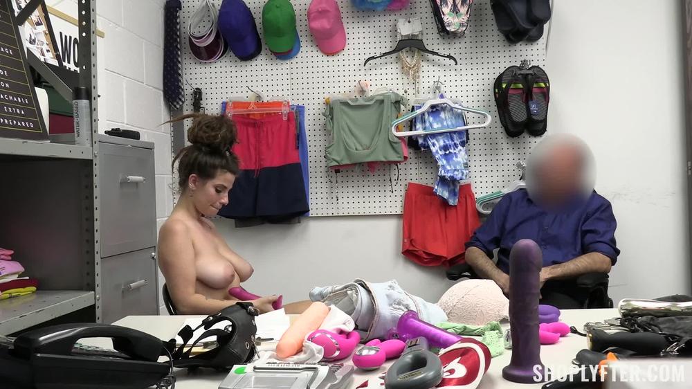 Shoplyfter - 2020.11.25 Black Friday Crazies 1080P