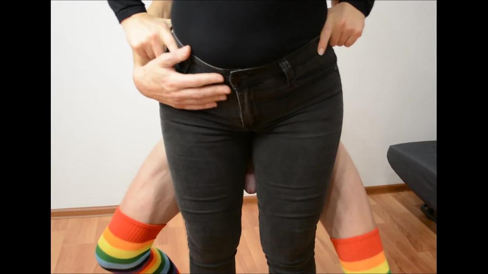 Game; Milf Gives Boy The Dry Humping. Try Cum On A Big Ass In Jeans