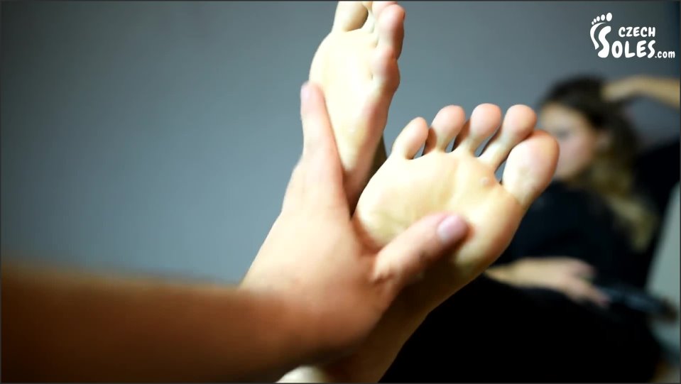 Worshiping Ignorant Mean Wife S Feet Dominant Feet Ty Feet Long Toes 1080P