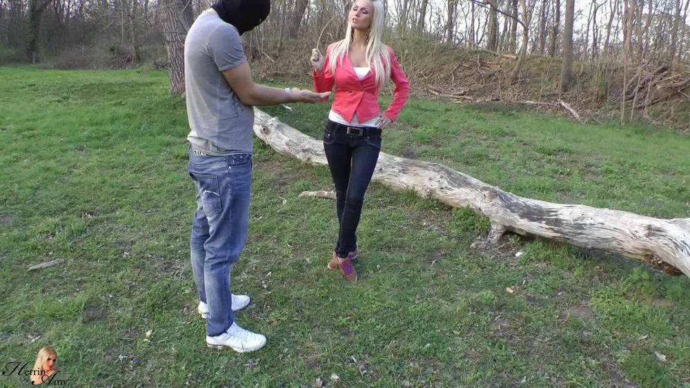 Amystarr - Strafe Für Jämmerlichen Grabscher