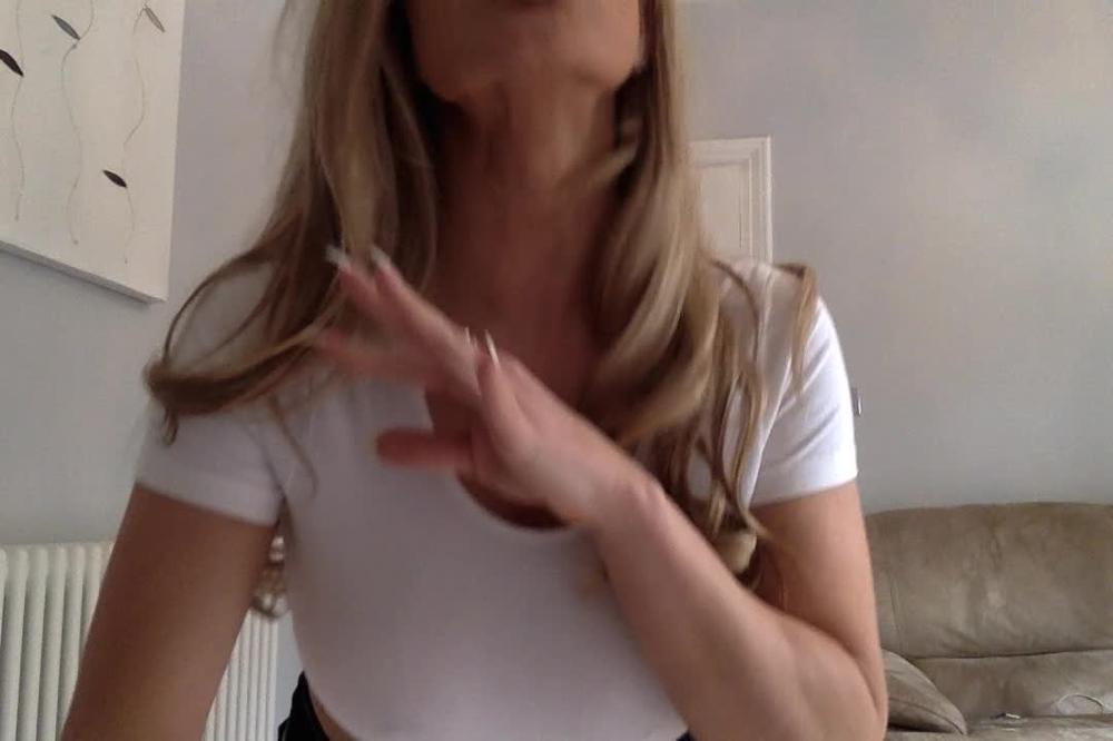 Misstiff Bimbo Tease